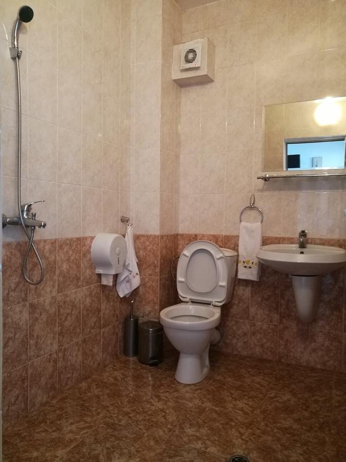 Family Hotel Lipite Tipchenitsa Esterno foto