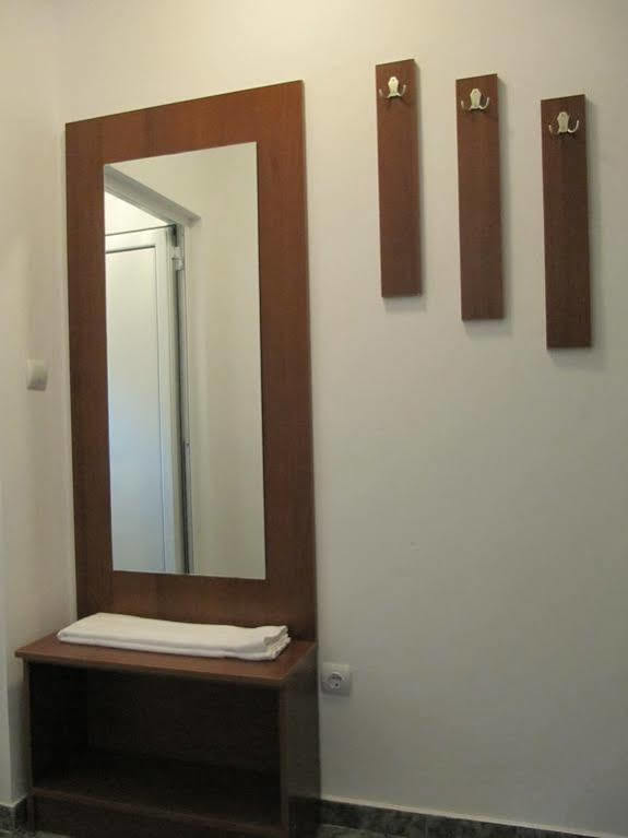 Family Hotel Lipite Tipchenitsa Esterno foto